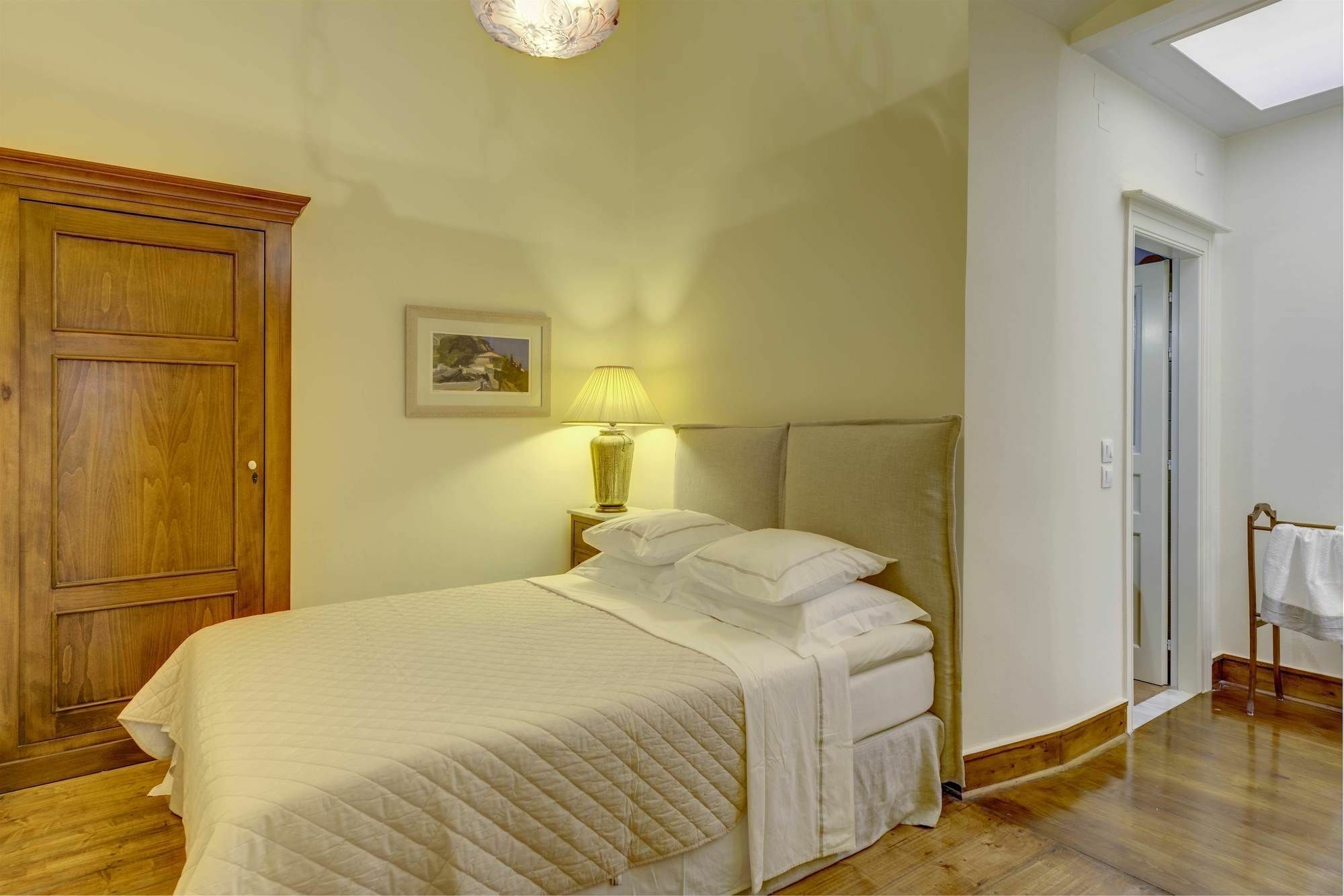 Arhontiko Ermoupolis Hotel ภายนอก รูปภาพ