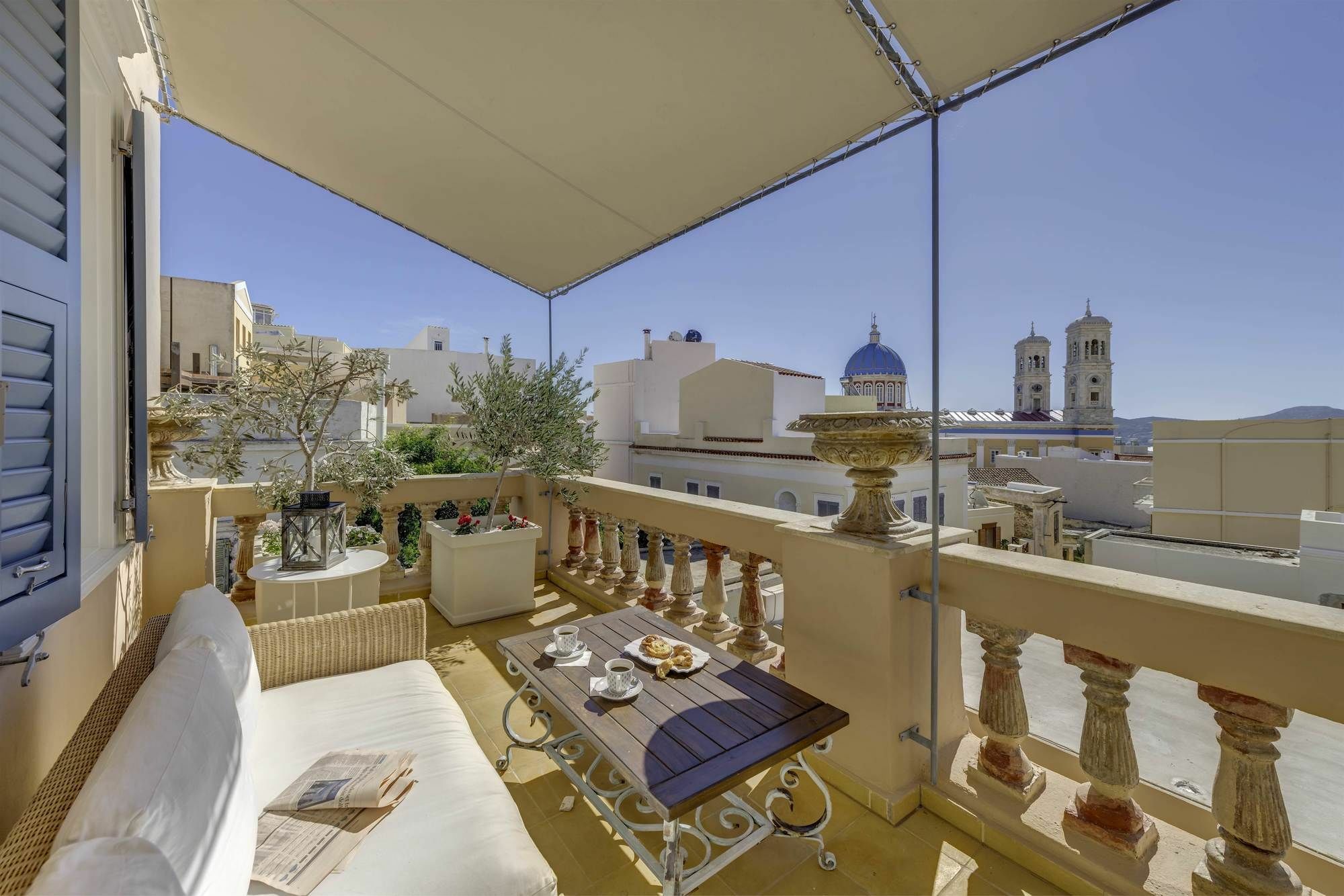 Arhontiko Ermoupolis Hotel ภายนอก รูปภาพ