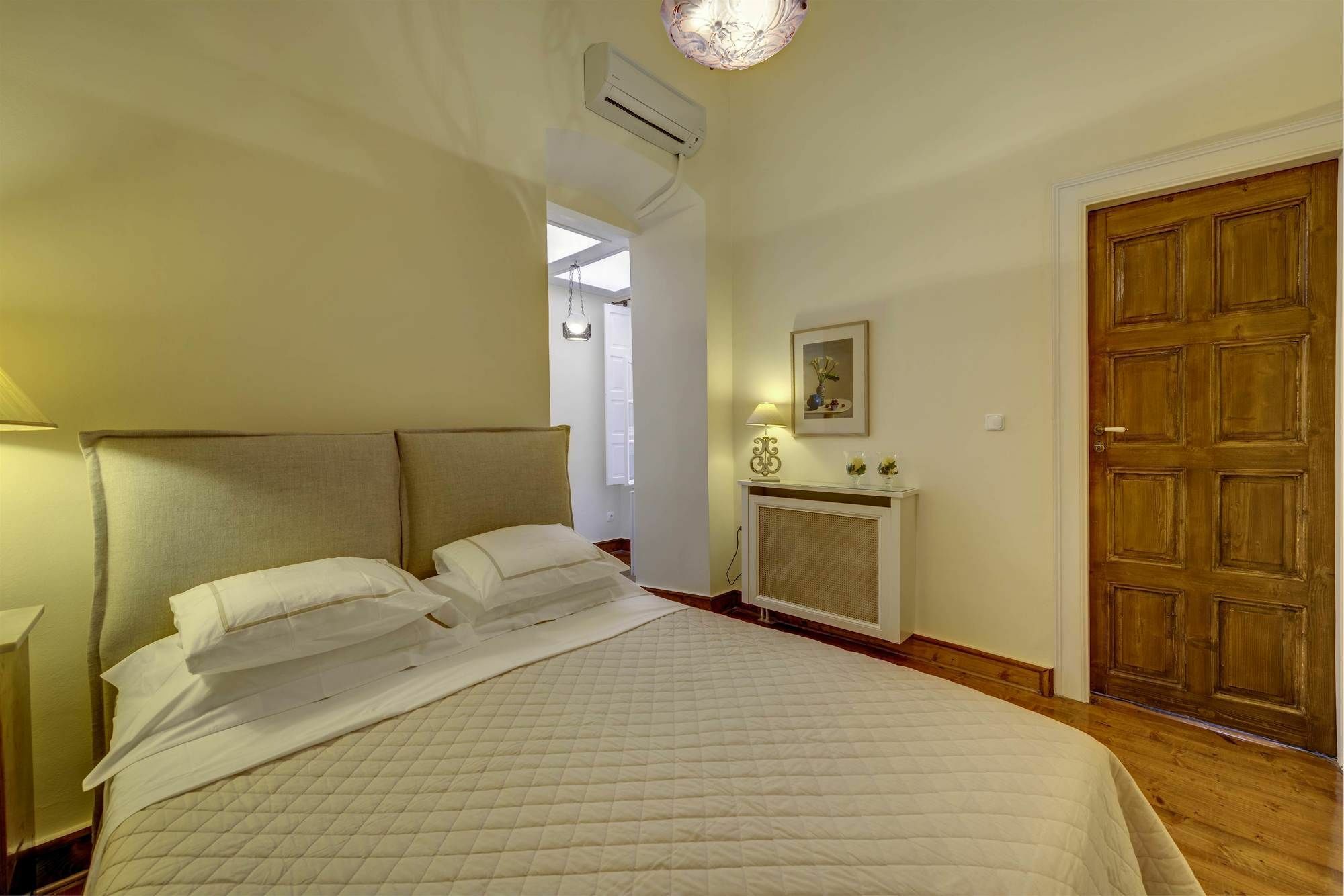 Arhontiko Ermoupolis Hotel ภายนอก รูปภาพ